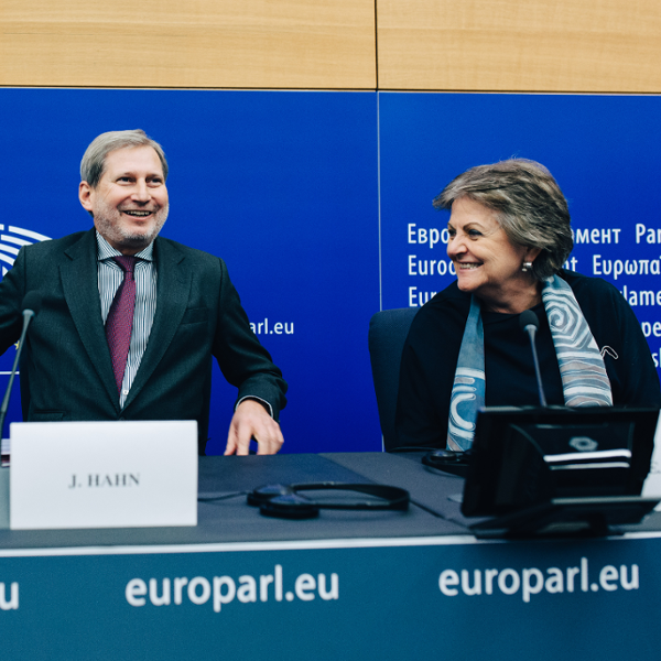 Comissários europeus Elisa Ferreira e Johannes Hahn