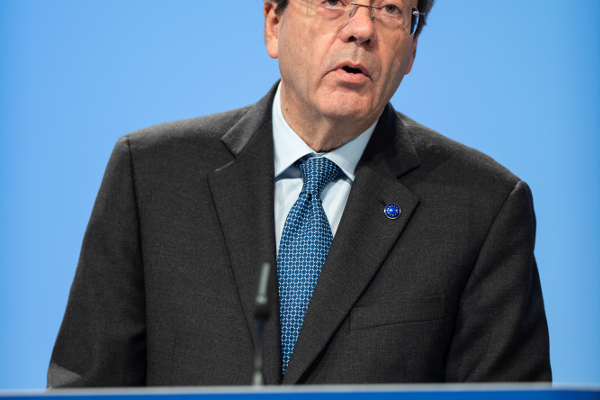 Paolo Gentiloni, Comissário europeu responsável pela Economia